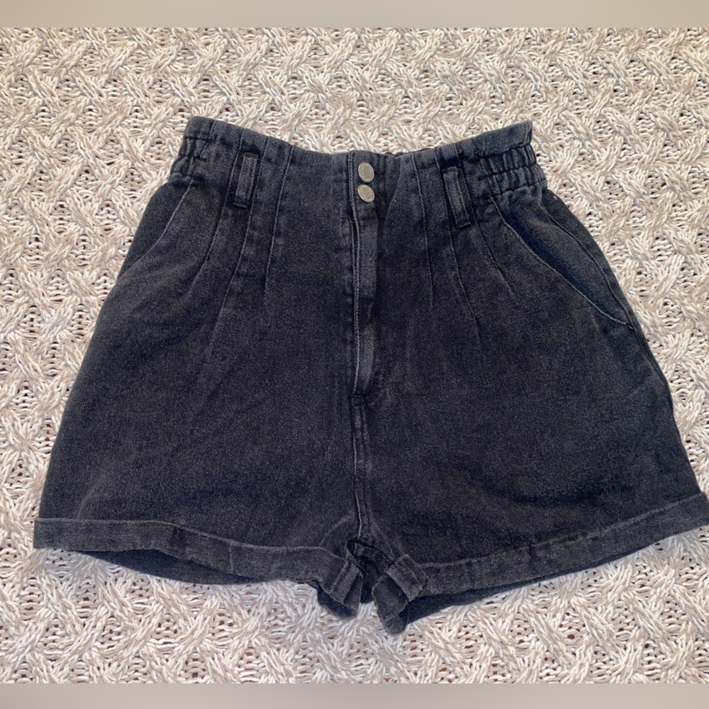Urban Daisy High waisted Charcoal Shorts